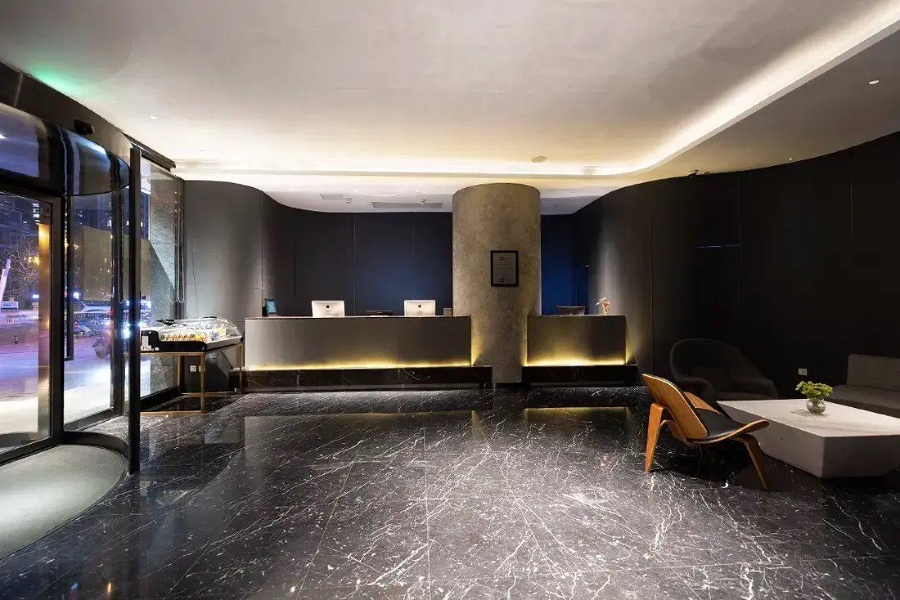 Holz Hotel Shenyang Bagian luar foto