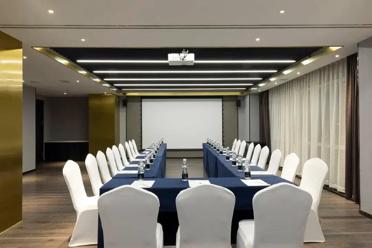 Holz Hotel Shenyang Bagian luar foto