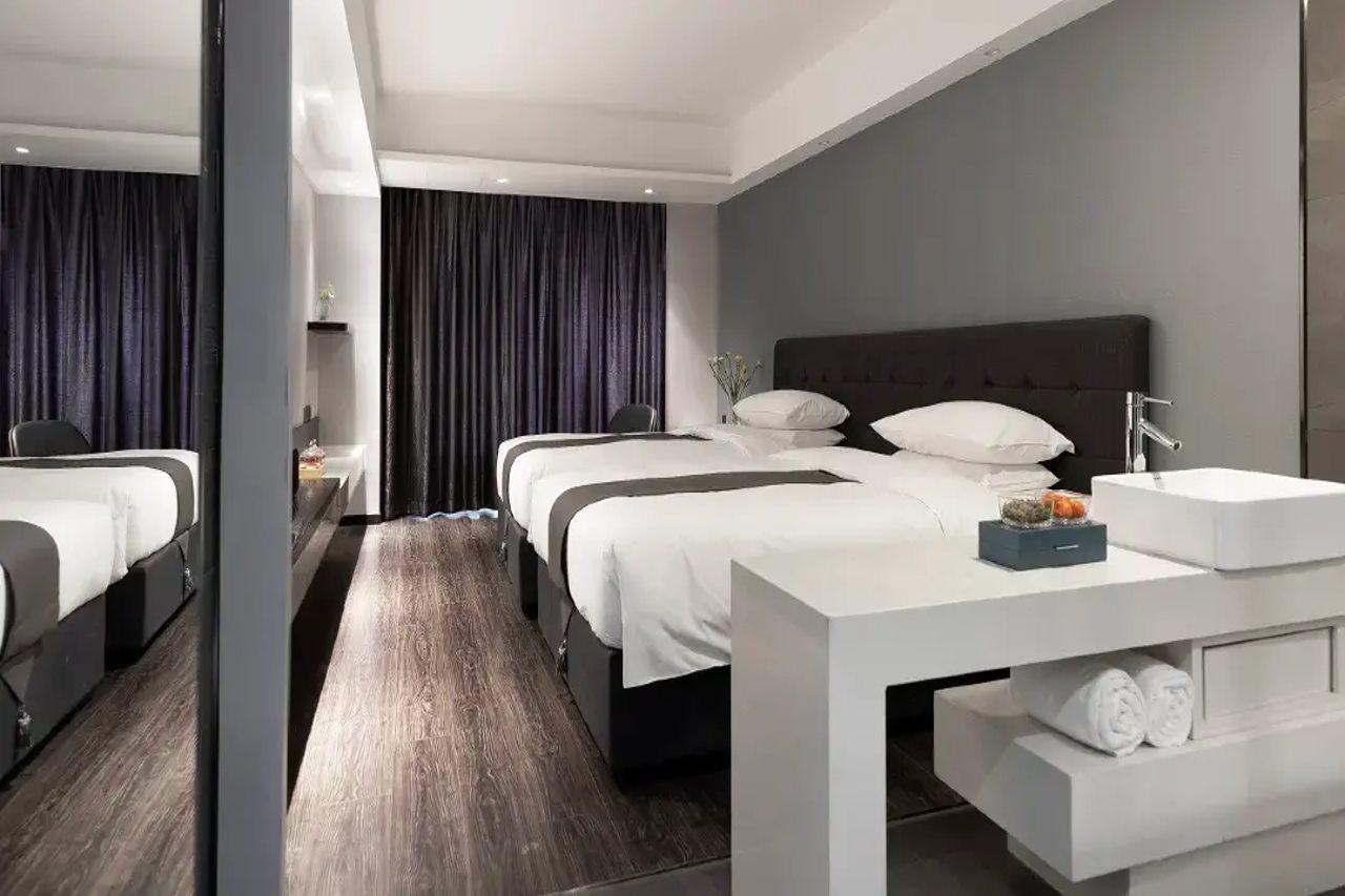 Holz Hotel Shenyang Bagian luar foto