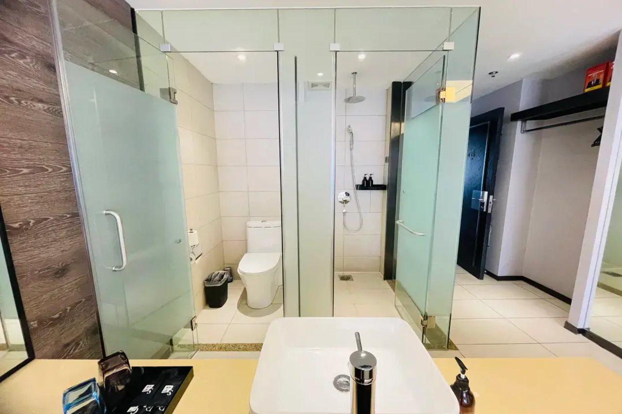 Holz Hotel Shenyang Bagian luar foto
