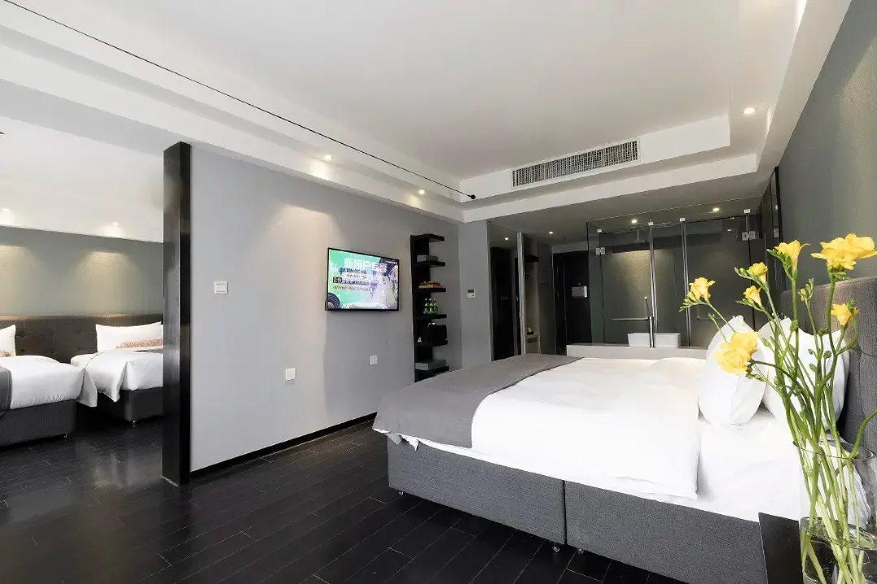Holz Hotel Shenyang Bagian luar foto