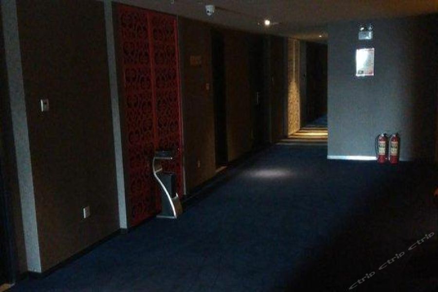 Holz Hotel Shenyang Bagian luar foto