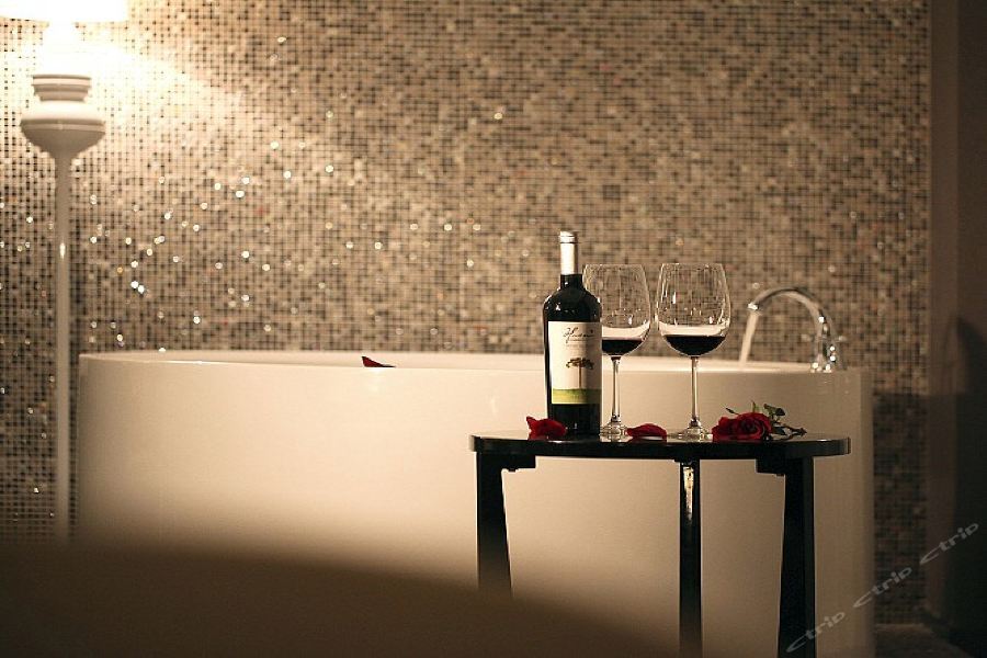 Holz Hotel Shenyang Bagian luar foto